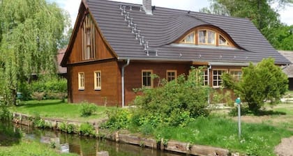 Enjoy the terrace directly situated at the waterfront/water/stream, sit in front of the fireplace in the historical sitting room, linger in the winter garden or just relax in the sauna – Haus Anno 1750 is a place to feel at home at. With 140 sq...