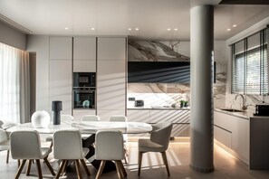 House | 17 bedrooms - Made By The Sea Villas 17 Bdrm (Malevizi)