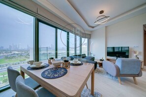 Dining - Luxurious 1BR New Apartment with view Burj Khalifa (Dubai)