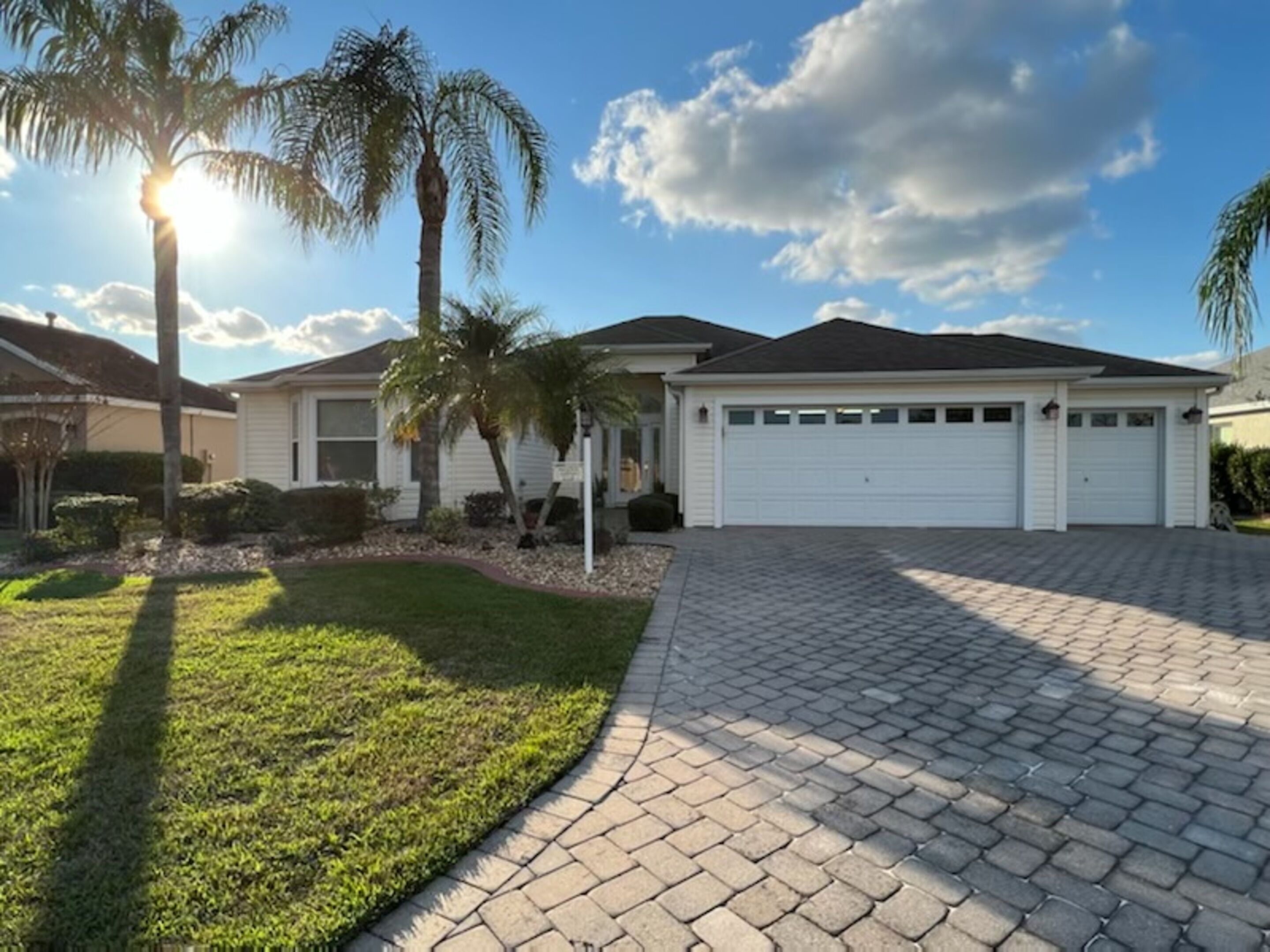 2/2 DESIGNER IN THE VILLAGE OF ASHLAND, CLOSE TO SUMTER LANDING
