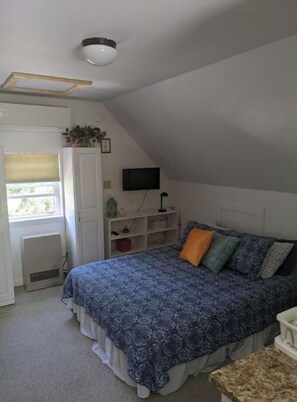 1 bedroom, desk, iron/ironing board, free WiFi