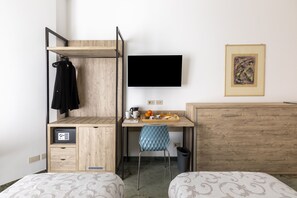 Kamar Double atau Twin | Wi-Fi gratis dan seprai linen