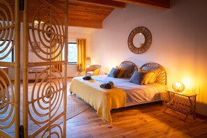 10 chambres, coffres-forts dans les chambres, bureau