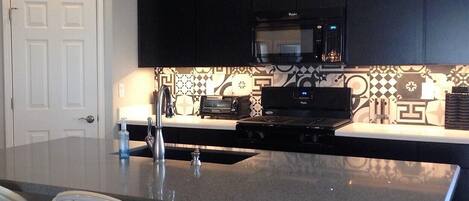Cookware/dishes/utensils
