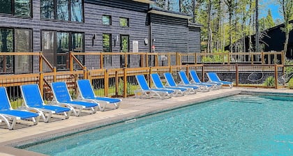 â Le Blanc Bouleau de Portneuf đł Private Hot tub Pool Sauna Billiards Trails â