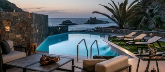 Made By The Sea Villas 9 Bdrm