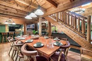 Dining - Family friendly! 3King+Bunk|PingPong|PoolTbl|Private (Pigeon Forge)