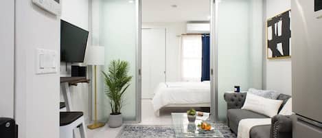 1 bedroom, desk, iron/ironing board, WiFi