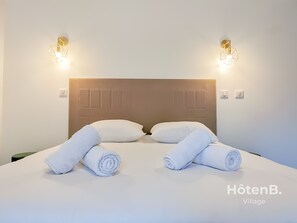 3 chambres, fer et planche à repasser, draps fournis