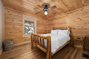 5 bedrooms, travel crib, free WiFi, bed sheets