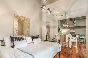 2 Schlafzimmer, Bügeleisen/Bügelbrett, Bettwäsche