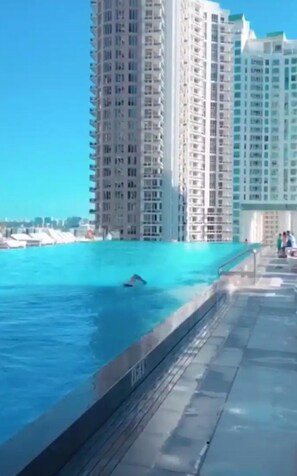 Apartamento | Piscina | Una piscina al aire libre