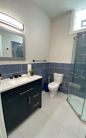 Shower, towels, soap, toilet paper - Cozy Hidden Gem - Unit 2 (Cincinnati)