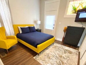 2 slaapkamers, een strijkplank/strijkijzer, gratis wifi, beddengoed