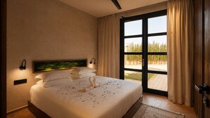 Premium bedding, pillowtop beds, minibar, in-room safe