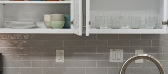 Pool Villa- Near Airport & Downtown, Fire pit, Foosball