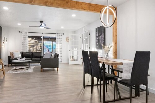 Vacation Paradise in Old Town Scottsdale!