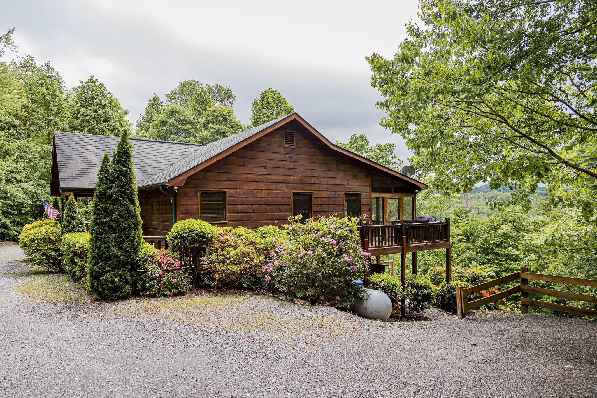 Scenic and the City, 2 miles to downtown Blue Ridge, GA