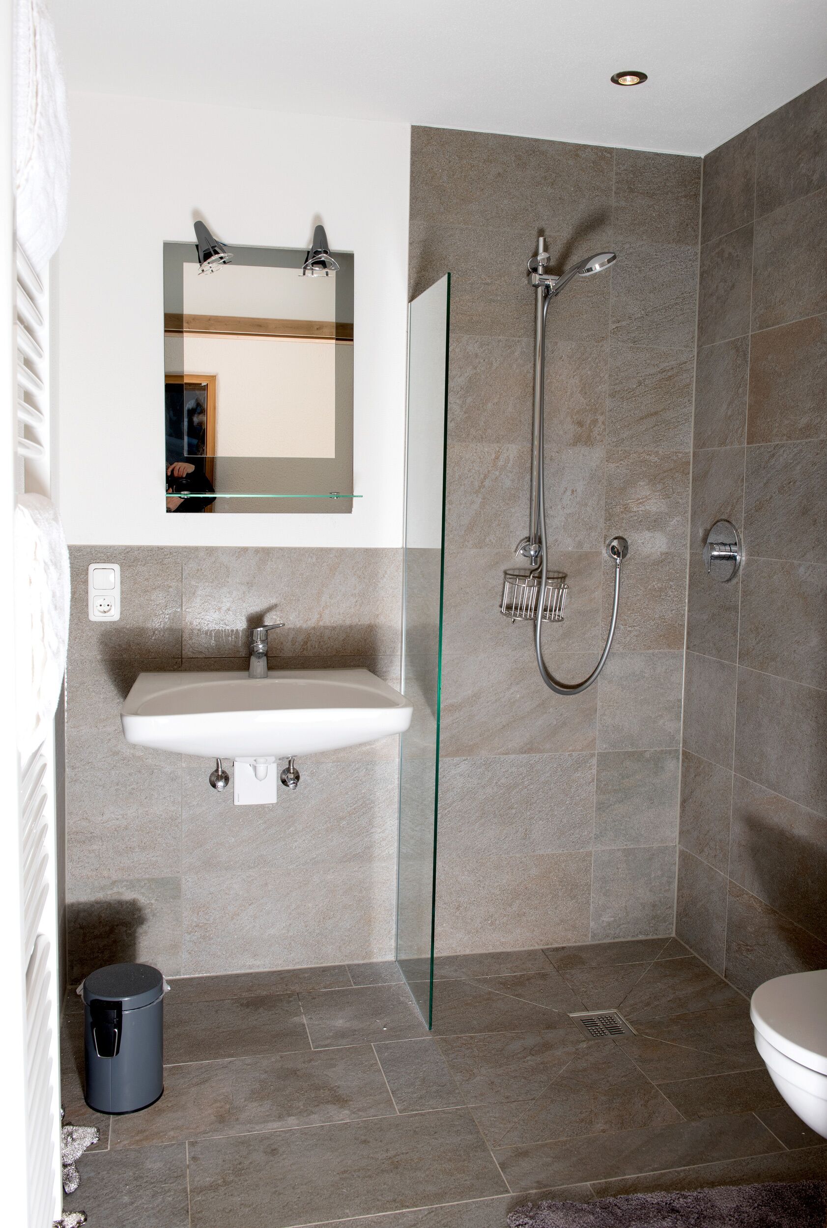 Hårføner og håndklær