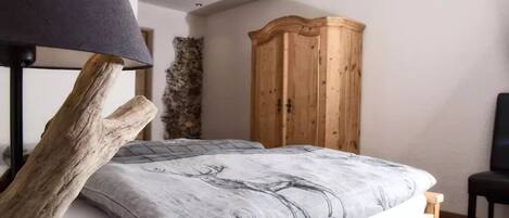 2 soverom, reiseseng for barn, wi-fi (inkludert) og sengetøy