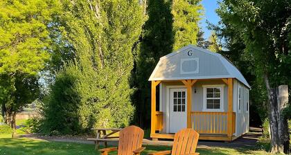 Quiet Glamping Barn on a Working Farm with Fire Pit and Open Views