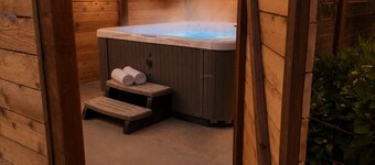 Quiet Glamping Barn on a Working Farm with Fire Pit and Open Views