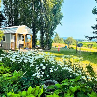 Quiet Glamping Barn on a Working Farm with Fire Pit and Open Views