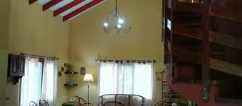 Comfortable and spacious country house, with direct access to the Piraí River