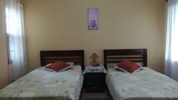 4 chambres, accĂšs Internet, draps fournis