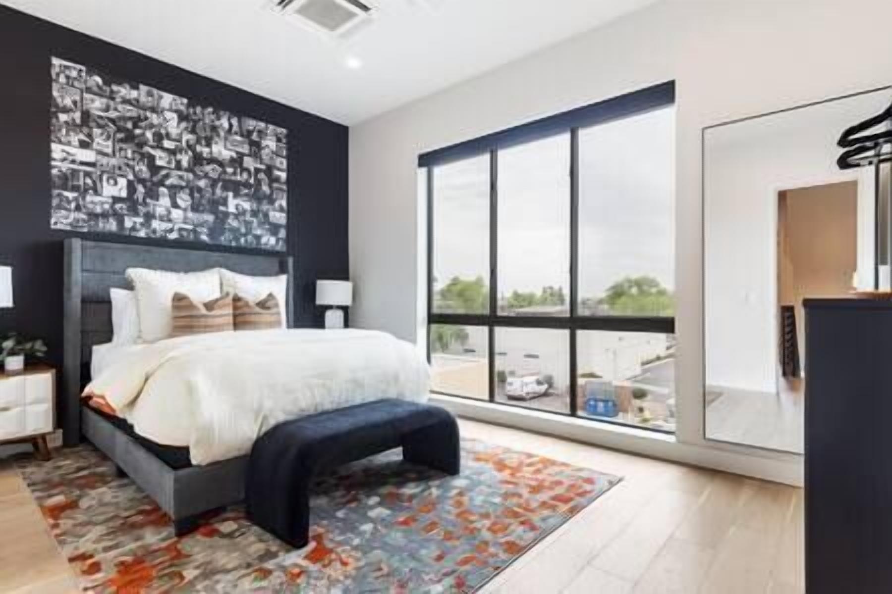 3 slaapkamers, een strijkplank/strijkijzer, wifi, beddengoed