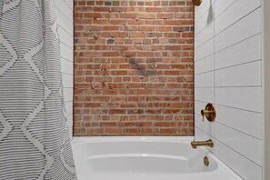 Dusche, Handtücher, Seife, Shampoo