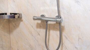 Haartrockner, Handtücher