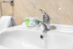 Hårføner og håndklær