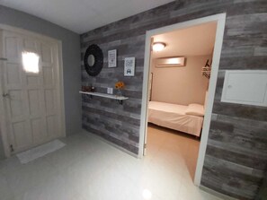 1 bedroom, iron/ironing board, WiFi - Cozy & Modern (Willemstad)