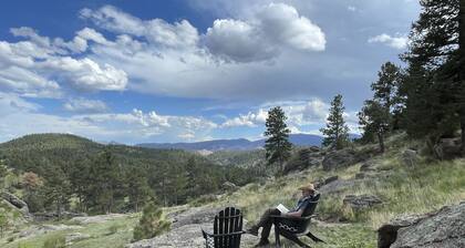 Restful 3 Bedroom Mountain Retreat Bordering National Forest, 31+ day stays