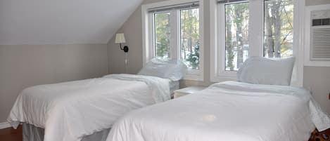 4 室のベッドルーム、WiFi、ベッドシーツ