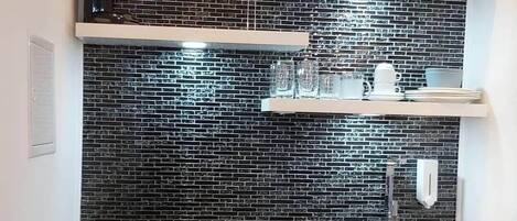 Køleskab, ovn, kogeplade