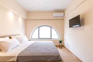 Design Apartment | Desk, blackout drapes, iron/ironing board, free WiFi - Urban Lofts (Corfu)