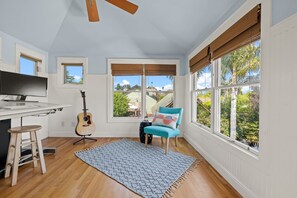 Interior - Family-friendly beach retreat (Santa Cruz)