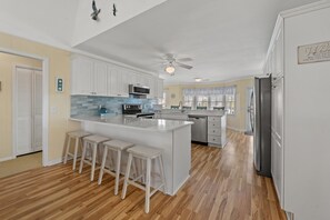 Fridge, microwave, oven, stovetop - Bo's Bungalow!! Channel Front Home! (North Myrtle Beach)