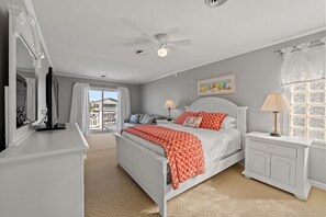 4 bedrooms, WiFi, bed sheets - Bo's Bungalow!! Channel Front Home! (North Myrtle Beach)