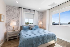 3 bedrooms, desk, iron/ironing board, travel cot