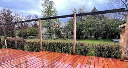 Spacious 5 bed / 3 bath home with backyard