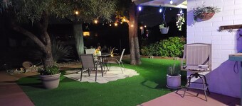 Only 4.8 miles from State Farm- Cardinals- stadium. Lovely 2+ bedroom home