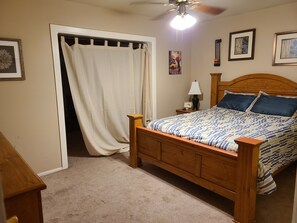 3 habitaciones, escritorio, wifi gratis y ropa de cama