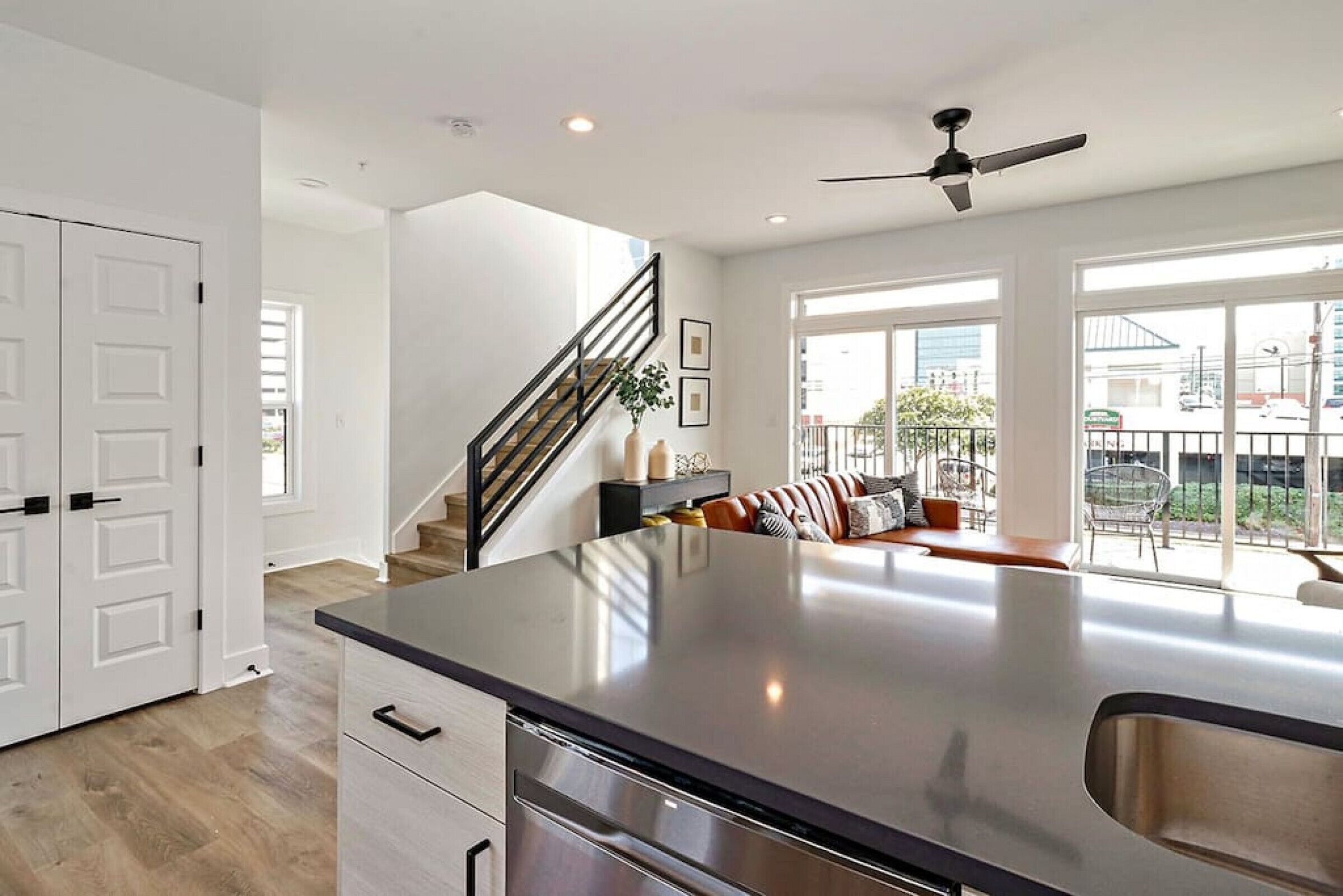 Modern Luxury Townhome Rooftop Deck & Ocean Views! - 버지니아