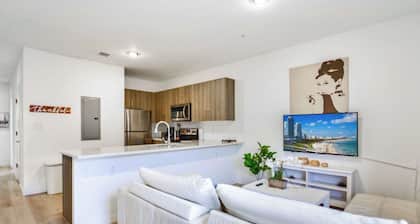 Prime Location Miami Townhouse | Free Parking