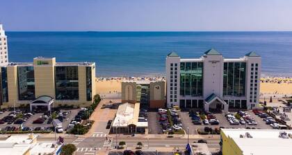 Ocean Views, Rooftop Deck, Modern Design