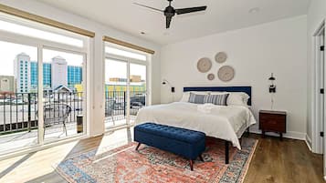 3 chambres, bureau, fer et planche Ă repasser, lit parapluie