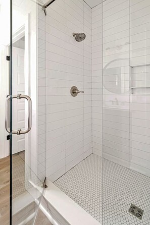 Hair dryer, towels - Ocean Views, Rooftop Deck, Modern Design (Virginia Beach)